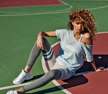 Amanda Chrishell model top image