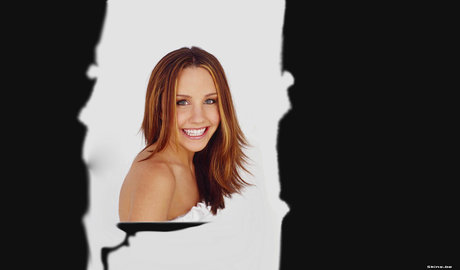 Amanda Laura Bynes model photo