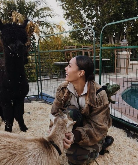 Alexis Gaube nude star pictures