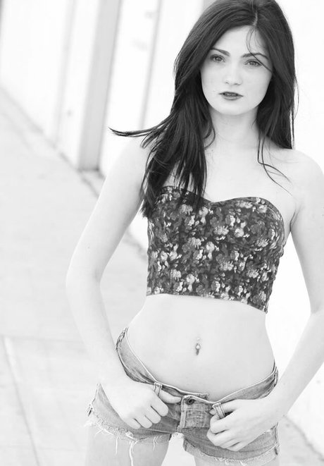 Alexis Raich erotic star pictures