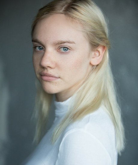 Aine Rose Daly pretty actress gallery