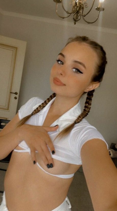 Misss Vikka hot star photo