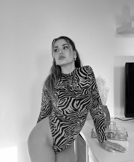 sinarittinger model pornographic pics