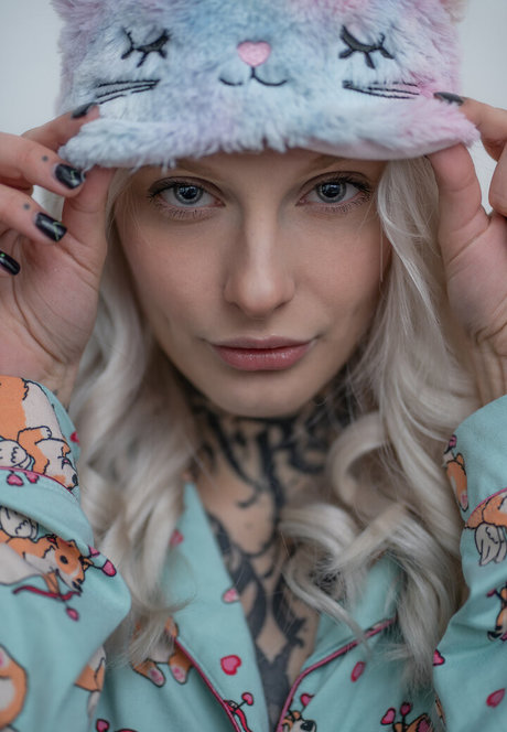 nava nextdoor model exclusive archive