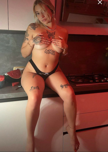 Elizabeth Sanchez naked star pics