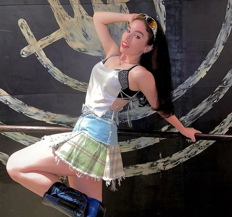 Elizabeth Rudy xxx actress galleries