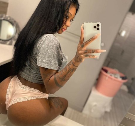 Summer Walker sex star img