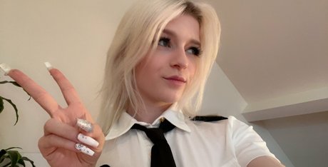 onnawi naked actress pics