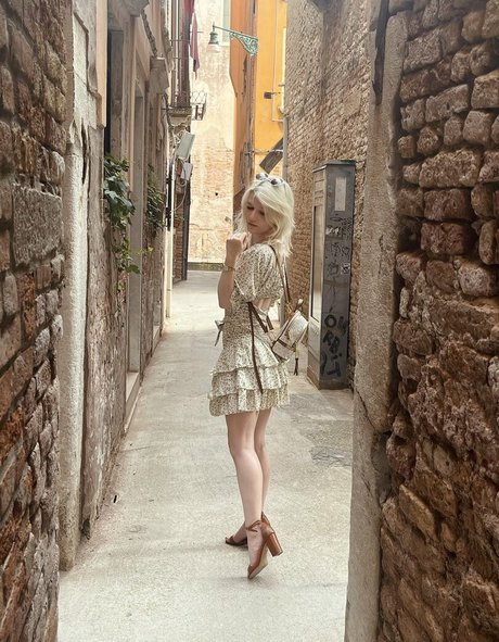 onnawi beautiful pornstar pic