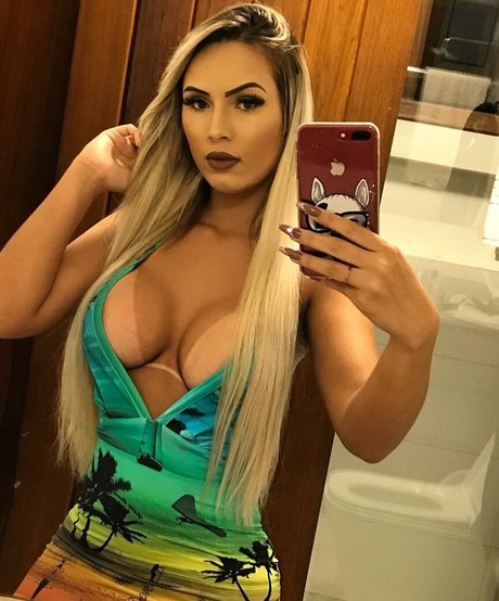 Isabella Pinheiro erotic pornstar pictures