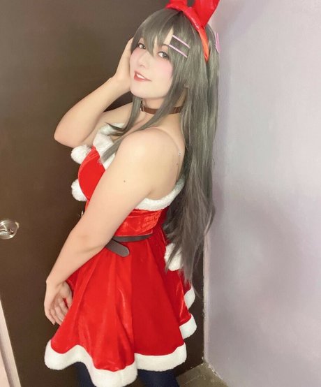 Hato Joestar sexy model pictures