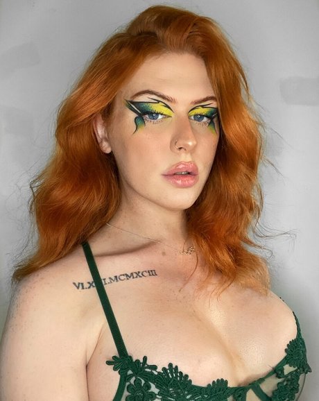 Rogue Robinson exclusive star photo