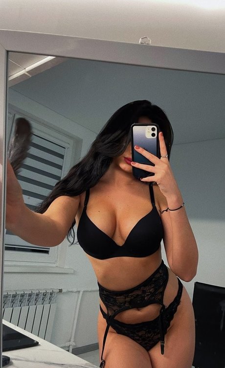 simonastann model exclusive photos