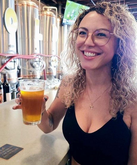 Jazzie Taylor art model photo