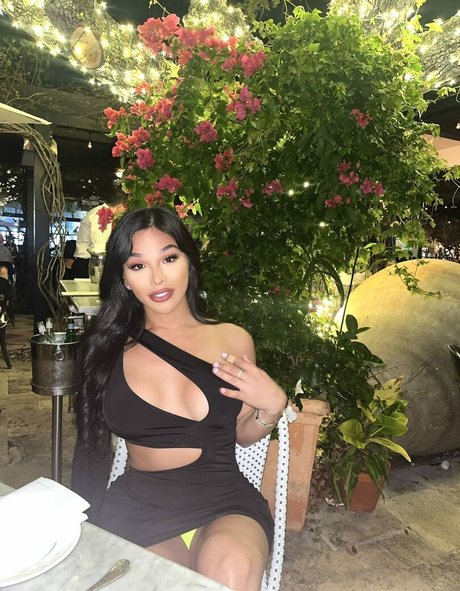 Jaslyn Lee best model image