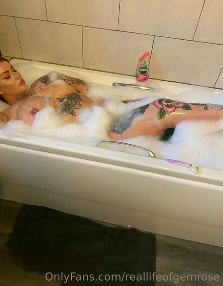 Gem Rose Mafsuk star sexy photo