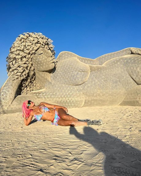 Maria Elisa Camargo exclusive pornstar gallery