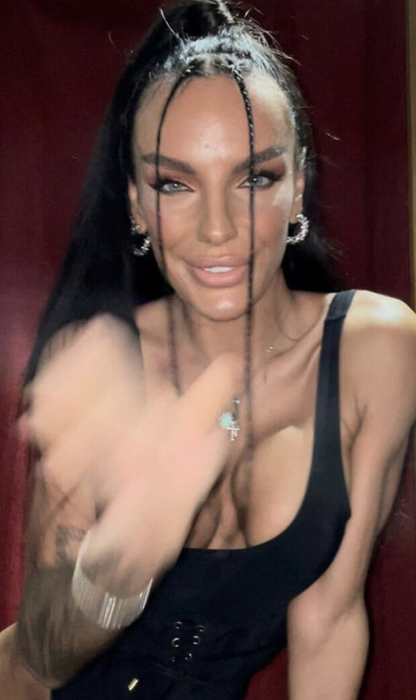 Alisa in wonderland sexy star pics