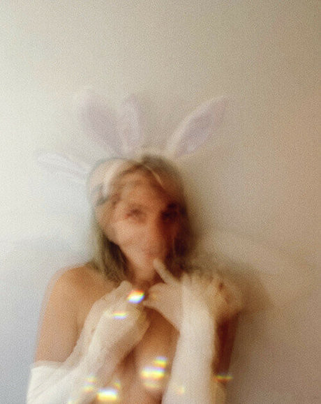 Wretched Wren actress pictures