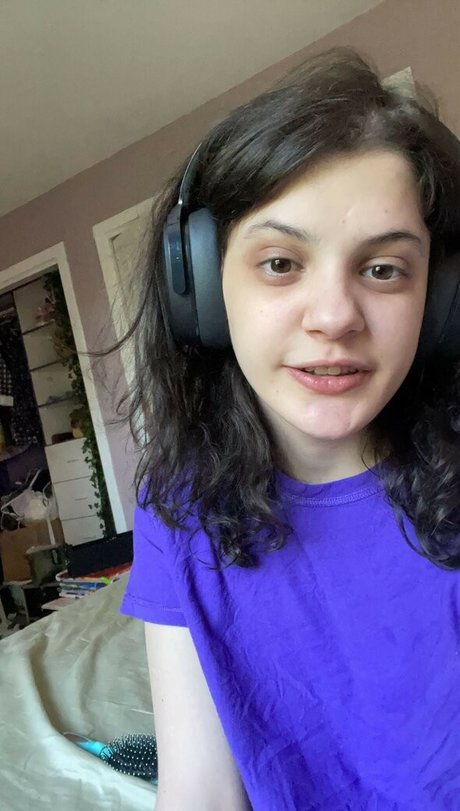 ceilingant erotic actress pics