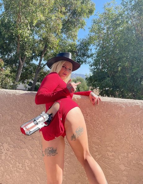 Waifunextdoor nudes actress img