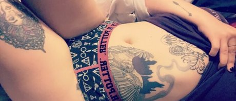 QuinNight erotic actress galleries