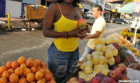 Karina Colombiana nude actress pics