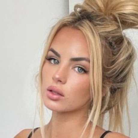 Hanna Wilson pornstar beautiful pictures