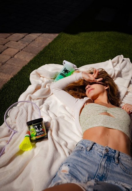 RyyFyy nude model galleries