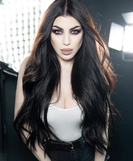 Threnody In Velvet nude actress photo