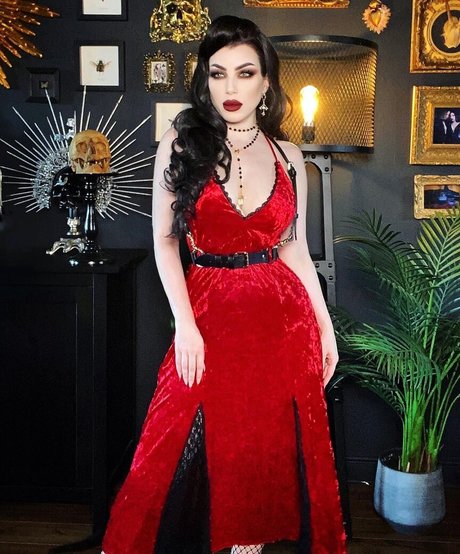 Threnody In Velvet model hot archive