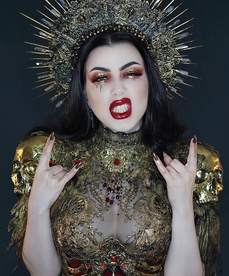 Threnody In Velvet star erotic images