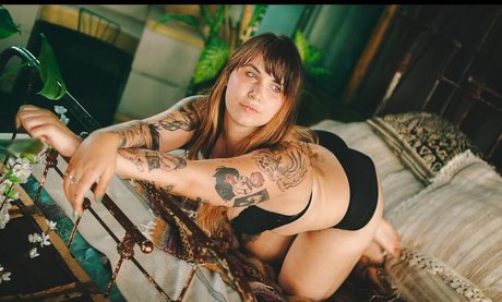 Erika Szabo art model photo