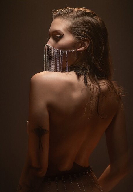 Biancia model perfect pics