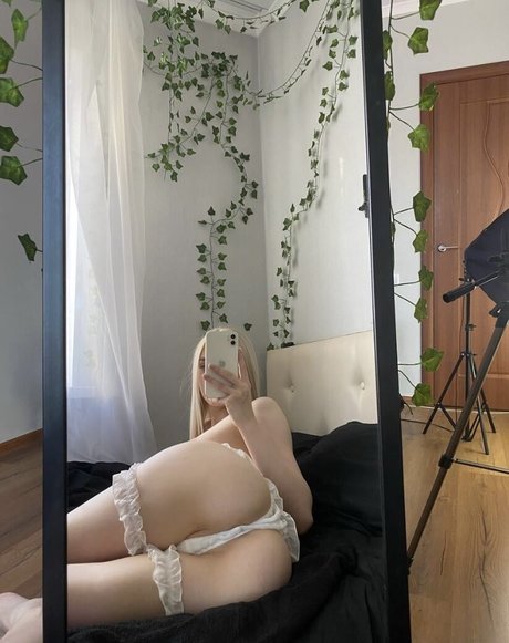 Alotropp free model photos