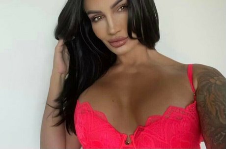 Hayley Vernon pornographic actress pictures