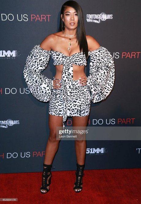 Mila J model pretty picture