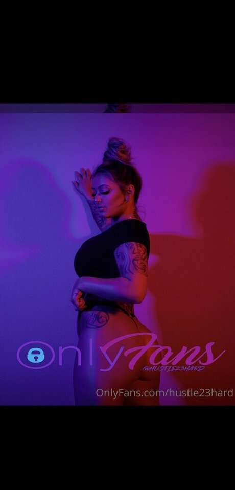 Tina G hot model pic