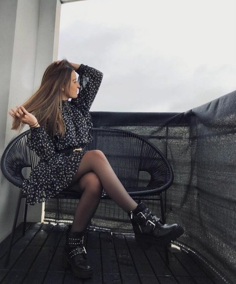 Apollinegrmz star naked pics