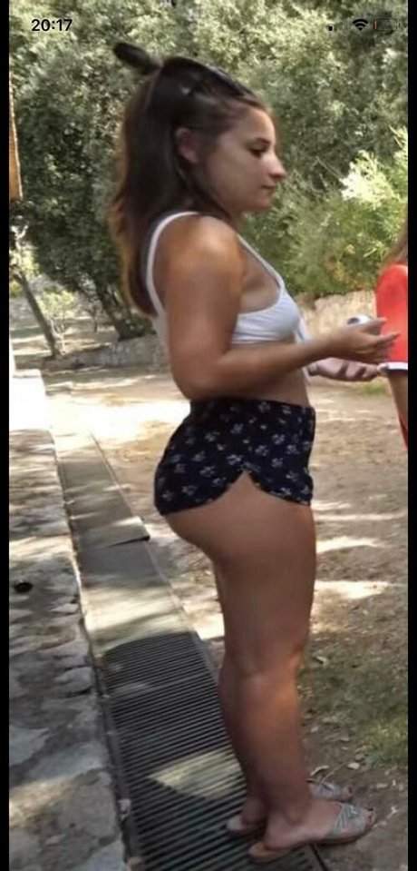 Apollinegrmz pornstar xxx pic