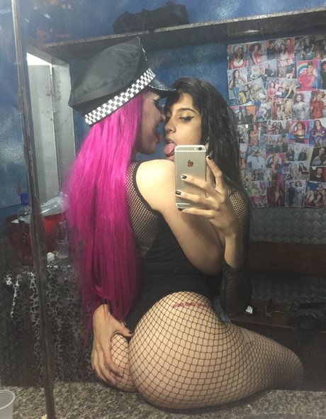 Bi0degradavel model exclusive photo