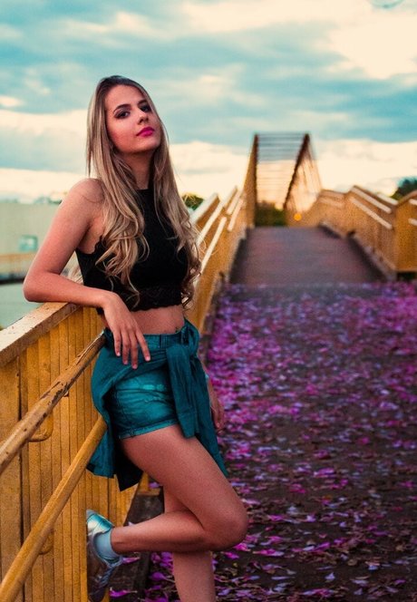 Roberta Pfaff model adult pics