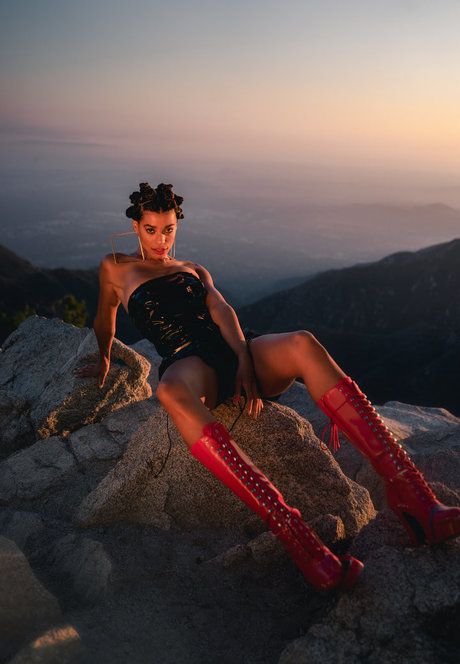 Naki Kaching model hot galleries