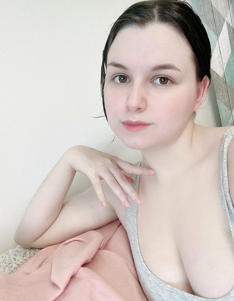 MintyMiyako adult model img