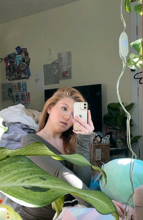 Lauren Suzaanne adult actress img