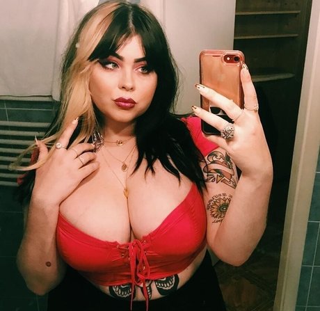 RebelRebellll model naked img