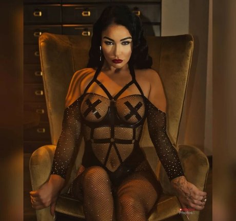 Reign Chaos hot model gallery