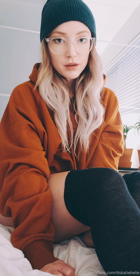 Katiebelle model sex photos