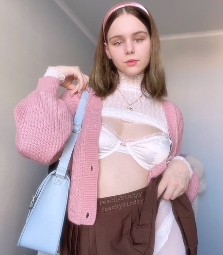 peachysindy pornstar erotic photos