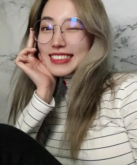 Yoojin top model gallery